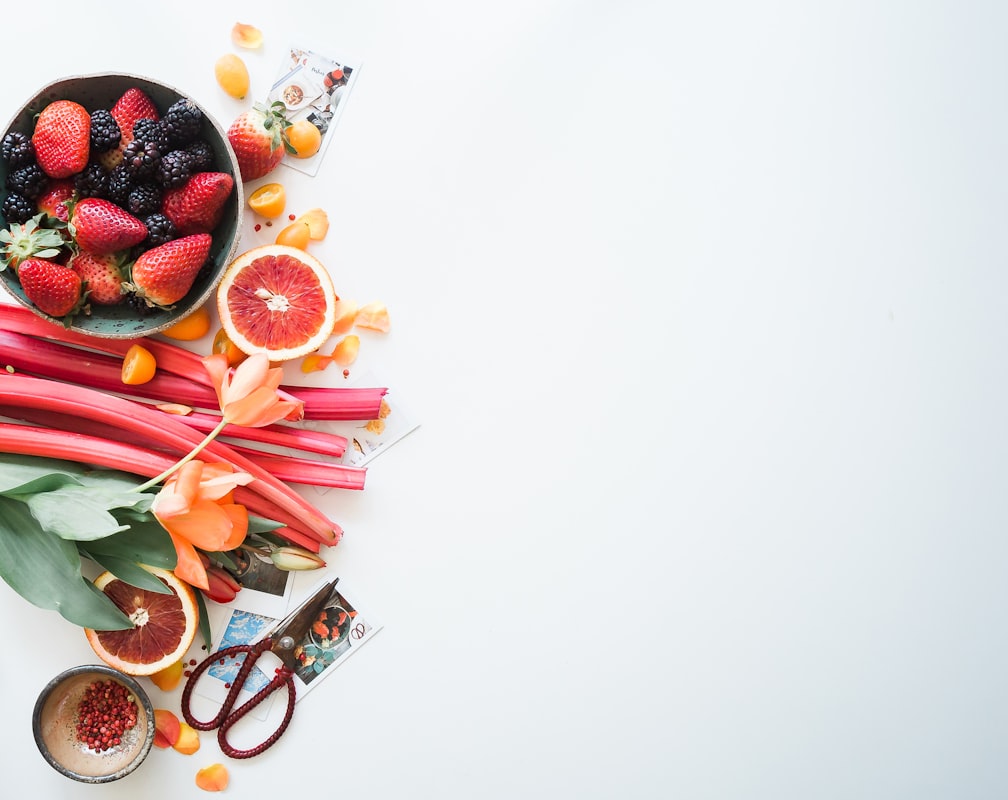 Colorful vegetable salad with legumes and olive oil dressing